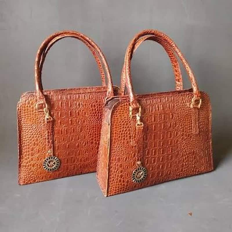 کیف چرمی قهوه‌ای مناسب استفاده روزمره و رسمی